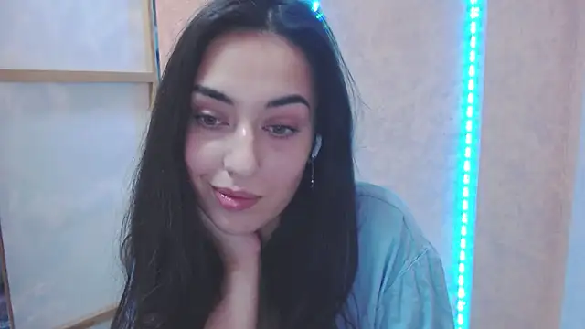 Snapshot of Lovelllyy chatting on 24, 2, 2025 Lovelllyy online show from 24, 2, 2025