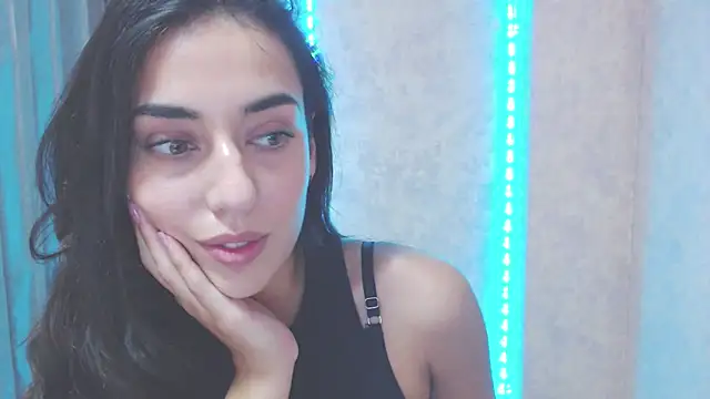 Snapshot of Lovelllyy chatting on 14, 9, 2025 Lovelllyy online show from 14, 9, 2025