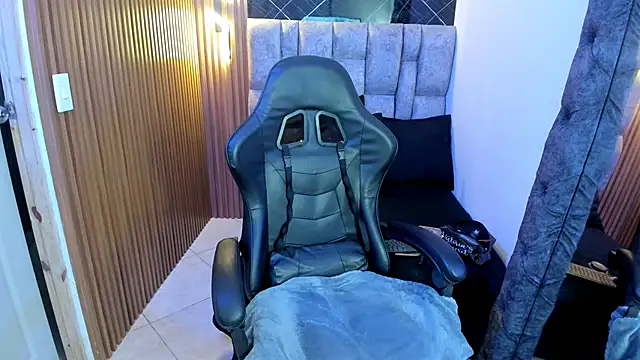 Snapshot of Hiraku_dl chatting on 8, 2, 2025 Hiraku dl online show from 8, 2, 2025