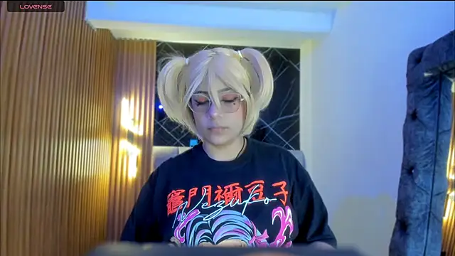 Snapshot of Hiraku_dl chatting on 20, 11, 2025 Hiraku dl online show from 20, 11, 2025