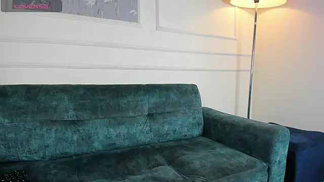 Snapshot of Zoe_Cheshire chatting on 4, 3, 2025 Zoe Cheshire online show from 4, 3, 2025