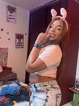 SaraYedid17 online show from 10, 11, 2025