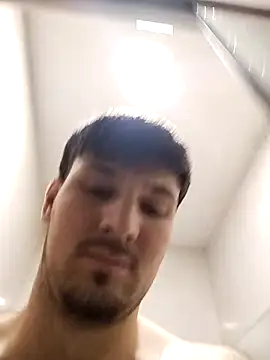 GuilhermeBusatta007 online show from 16, 4, 2026