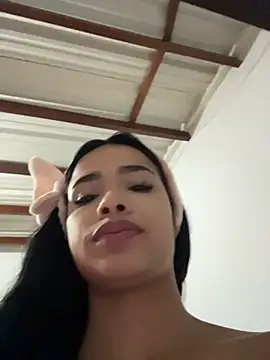 Bella Smiith  online show from 6, 11, 2025