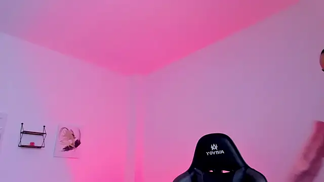 sophierooy22 online show from 16, 3, 2026