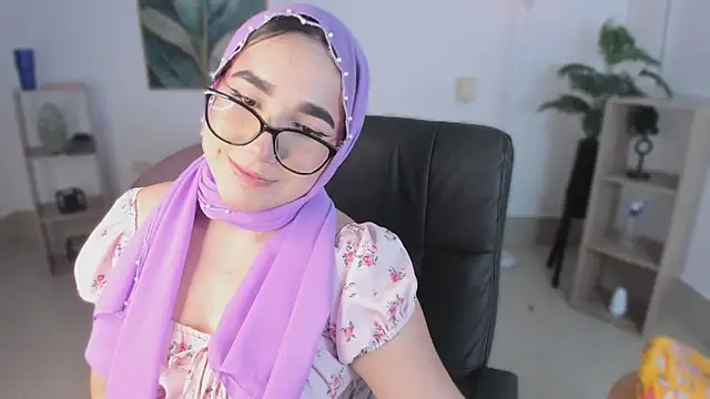 Ayha khalaf online show from 10, 11, 2025