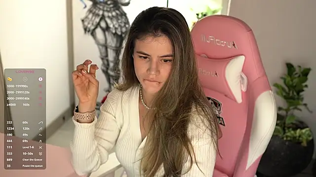 tatiana  cortes18 online show from 5, 4, 2026