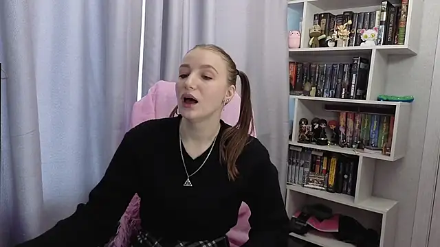 LillyFan-X online show from 15, 9, 2025