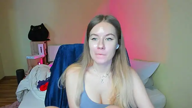 EmilyPaw online show from 8, 2, 2025