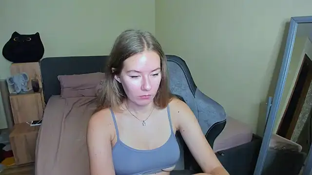 EmilyPaw online show from 12, 9, 2025