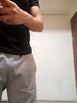 Snapshot of LuisMex1998 chatting on 4, 12, 2025 LuisMex1998 online show from 4, 12, 2025