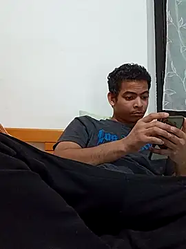 Snapshot of cingonduro chatting on 12, 11, 2025 cingonduro online show from 12, 11, 2025