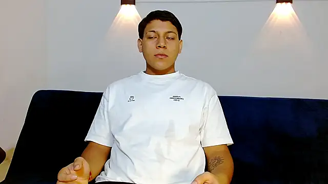 Snapshot of Tylerdrdn chatting on 19, 11, 2025 Tylerdrdn online show from 19, 11, 2025