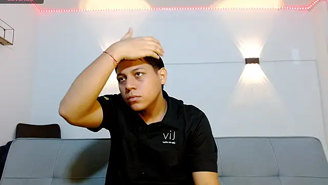 Snapshot of Tylerdrdn chatting on 29, 11, 2025 Tylerdrdn online show from 29, 11, 2025