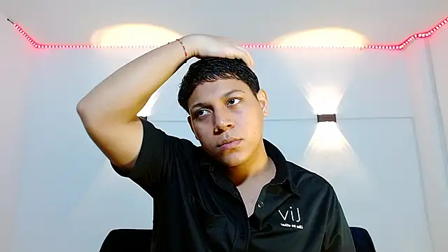 Snapshot of Tylerdrdn chatting on 1, 12, 2025 Tylerdrdn online show from 1, 12, 2025