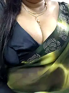 Snapshot of Queenflowerr chatting on 24, 1, 2025 Queenflowerr online show from 24, 1, 2025