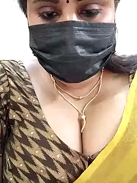 Snapshot of Queenflowerr chatting on 29, 1, 2025 Queenflowerr online show from 29, 1, 2025