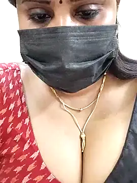 Snapshot of Queenflowerr chatting on 6, 2, 2025 Queenflowerr online show from 6, 2, 2025