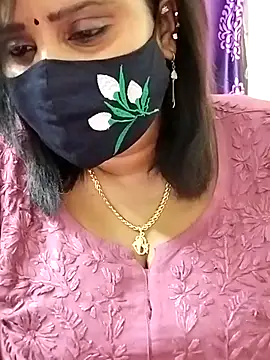 Snapshot of Queenflowerr chatting on 26, 9, 2025 Queenflowerr online show from 26, 9, 2025