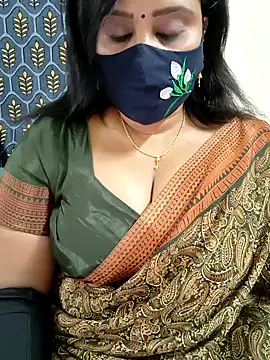 Snapshot of Queenflowerr chatting on 27, 11, 2025 Queenflowerr online show from 27, 11, 2025