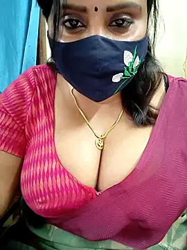 Snapshot of Queenflowerr chatting on 23, 2, 2026 Queenflowerr online show from 23, 2, 2026