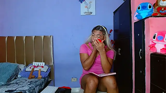 Snapshot of electrabrowns chatting on 7, 10, 2025 electrabrowns online show from 7, 10, 2025