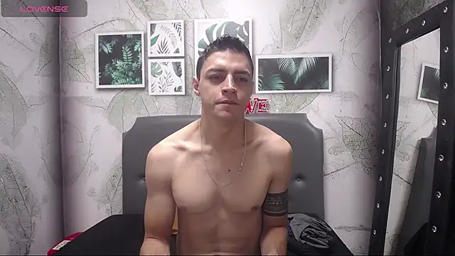 Snapshot of Frank_Millers chatting on 4, 2, 2025 Frank Millers online show from 4, 2, 2025