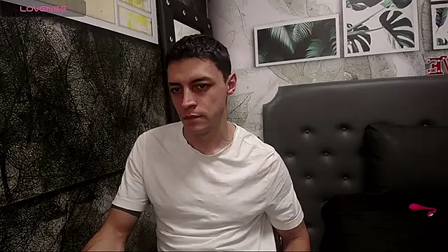 Snapshot of Frank_Millers chatting on 5, 3, 2025 Frank Millers online show from 5, 3, 2025