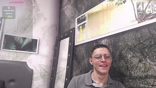 Snapshot of Frank_Millers chatting on 21, 3, 2025 Frank Millers online show from 21, 3, 2025