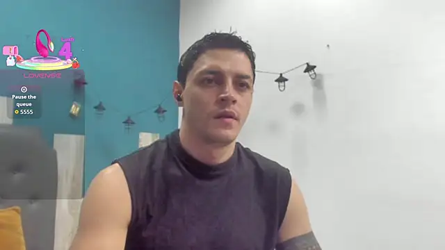 Snapshot of Frank_Millers chatting on 14, 10, 2025 Frank Millers online show from 14, 10, 2025