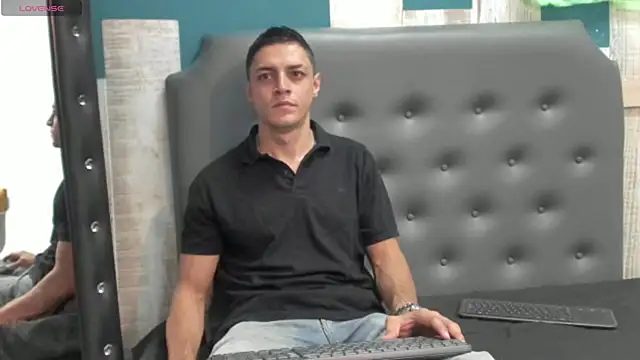 Snapshot of Frank_Millers chatting on 23, 10, 2025 Frank Millers online show from 23, 10, 2025