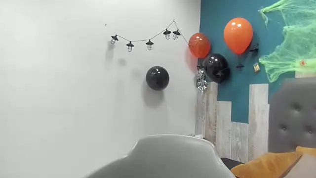 Snapshot of Frank_Millers chatting on 24, 10, 2025 Frank Millers online show from 24, 10, 2025