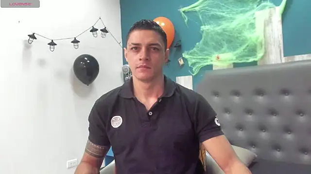 Snapshot of Frank_Millers chatting on 27, 10, 2025 Frank Millers online show from 27, 10, 2025