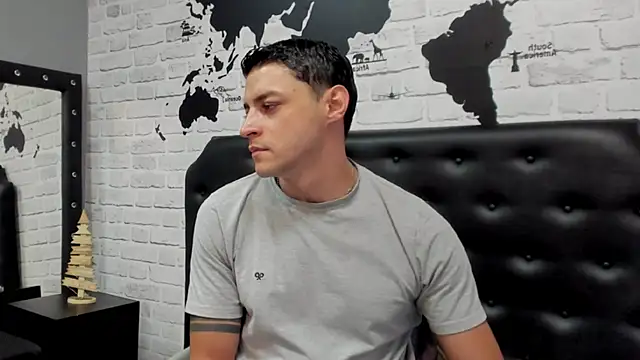 Snapshot of Frank_Millers chatting on 25, 11, 2025 Frank Millers online show from 25, 11, 2025