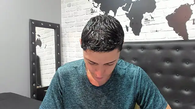 Snapshot of Frank_Millers chatting on 26, 11, 2025 Frank Millers online show from 26, 11, 2025