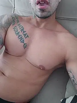 Snapshot of badbrown chatting on 27, 10, 2025 badbrown online show from 27, 10, 2025