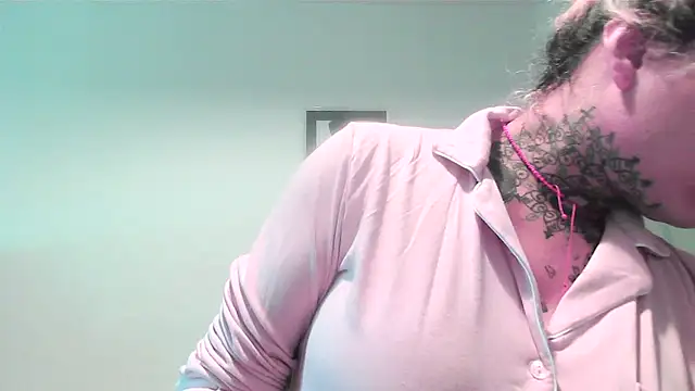 Snapshot of serena__vedette chatting on 24, 9, 2025 serena vedette online show from 24, 9, 2025