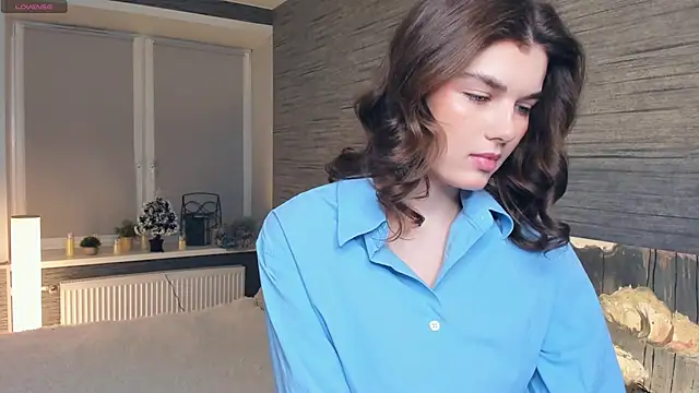 Snapshot of FloraDobb chatting on 8, 2, 2025 FloraDobb online show from 8, 2, 2025
