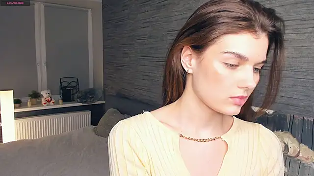 Snapshot of FloraDobb chatting on 28, 2, 2025 FloraDobb online show from 28, 2, 2025
