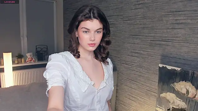 Snapshot of FloraDobb chatting on 12, 3, 2025 FloraDobb online show from 12, 3, 2025