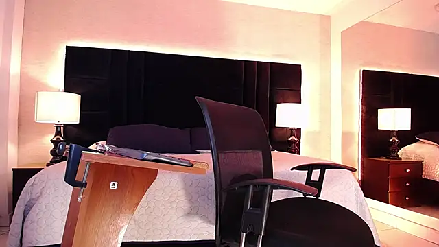 Snapshot of Simon_Basset chatting on 21, 3, 2025 Simon Basset online show from 21, 3, 2025