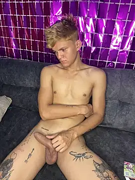 izan 20 online show from 19, 2, 2025