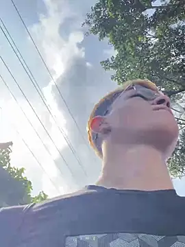 izan 20 online show from 17, 3, 2025