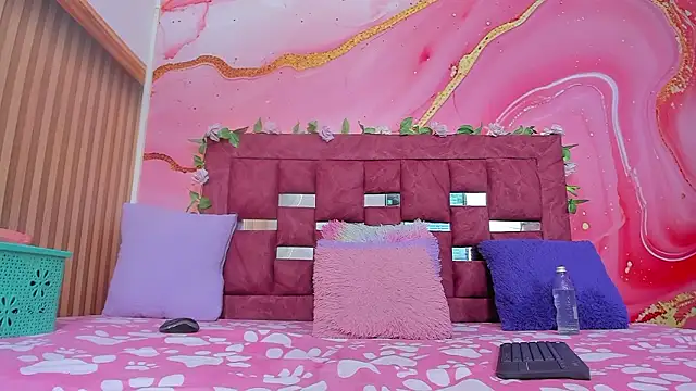 scarlett  evans  online show from 9, 3, 2026