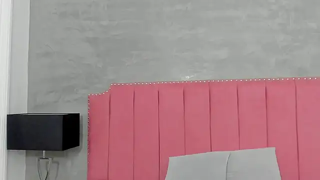 Alaia Colins online show from 22, 11, 2025