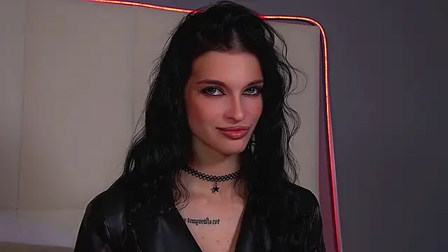 Snapshot of BeverlyMost chatting on 5, 11, 2025 BeverlyMost online show from 5, 11, 2025