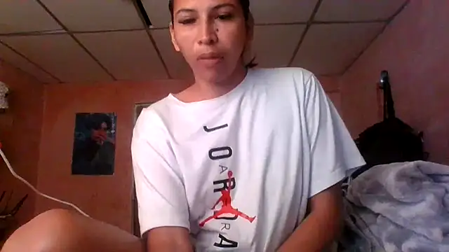 Snapshot of ammy_lee20 chatting on 8, 1, 2025 ammy lee20 online show from 8, 1, 2025