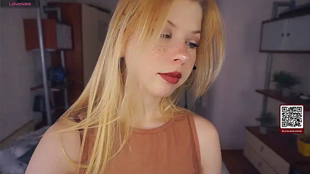 Snapshot of LynetHakes chatting on 27, 9, 2025 LynetHakes online show from 27, 9, 2025