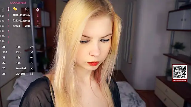 Snapshot of LynetHakes chatting on 1, 12, 2025 LynetHakes online show from 1, 12, 2025