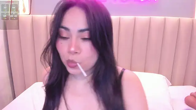 Naomymonroe  online show from 16, 12, 2025